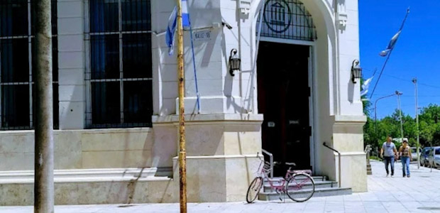 importante:-en-villegas-los-bancos-cambian-de-horario-el-martes