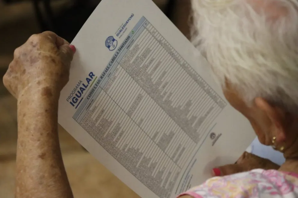 en-el-barrio-medanos-ensenaron-como-usar-la-tarjeta-igualar