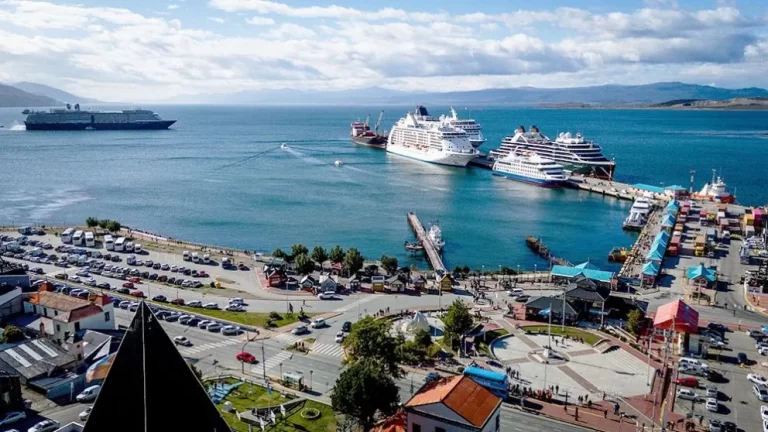 Conflicto en el Sur: El Gobierno Nacional intervino el Puerto de Ushuaia por un año