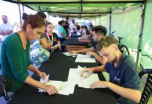 Ferraresi encabezó una nueva entrega de kits escolares del programa “De Punta en Blanco” ferraresi-encabezo-una-nueva-entrega-de-kits-escolares-del-programa-“de-punta-en-blanco”