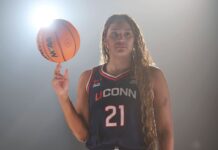 ¿Podría Sarah Strong ser la mejor de todos los tiempos de UConn y cuatro veces campeona? ¿podria-sarah-strong-ser-la-mejor-de-todos-los-tiempos-de-uconn-y-cuatro-veces-campeona?
