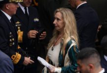 Silencio y venia, las claves para sobrevivir en el poder libertario silencio-y-venia,-las-claves-para-sobrevivir-en-el-poder-libertario