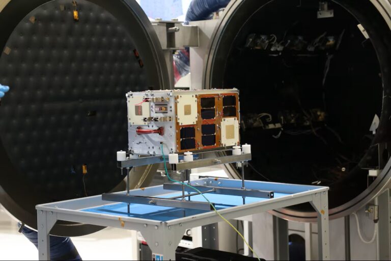 Argentina a la vanguardia: el satélite ATENEA marca un hito en la misión Artemis II