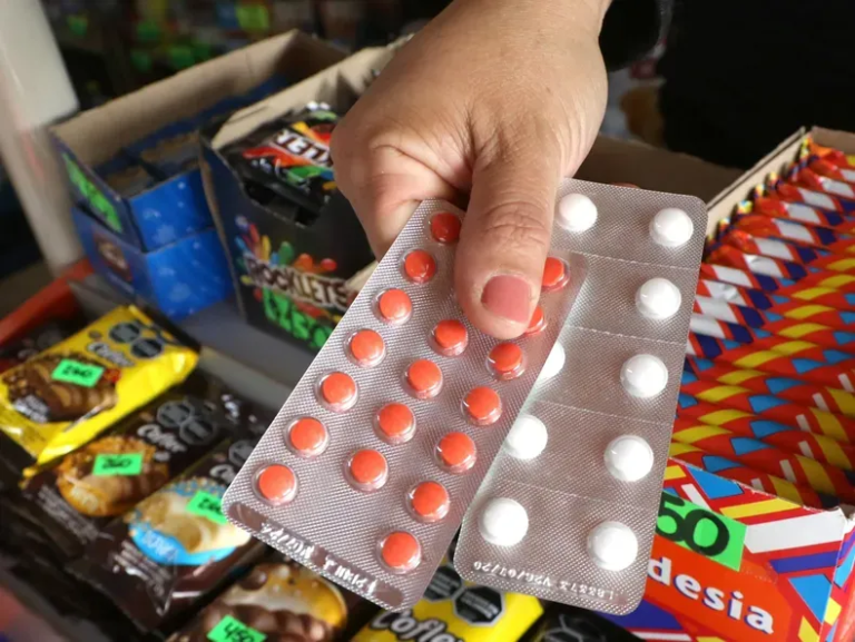 kreplak-cruza-a-milei-por-la-venta-libre-de-remedios:-«es-falsa-libertad»