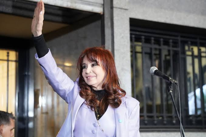 Cristina Kirchner internacionaliza su reclamo: carta en medios globales y presentación ante la ONU