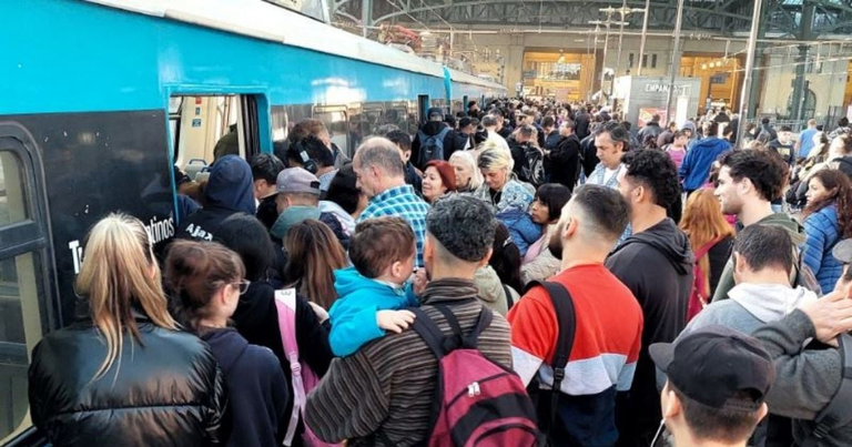 Caos en los trenes: demoras y cancelaciones en las líneas Roca, Mitre y Sarmiento