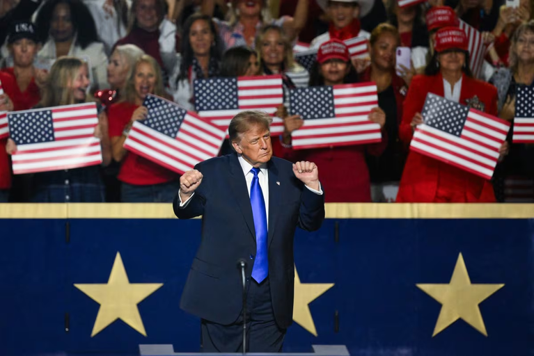 Donald Trump prometió pagar 5.000 dólares a cada estadounidense si los republicanos ganan las elecciones de noviembre