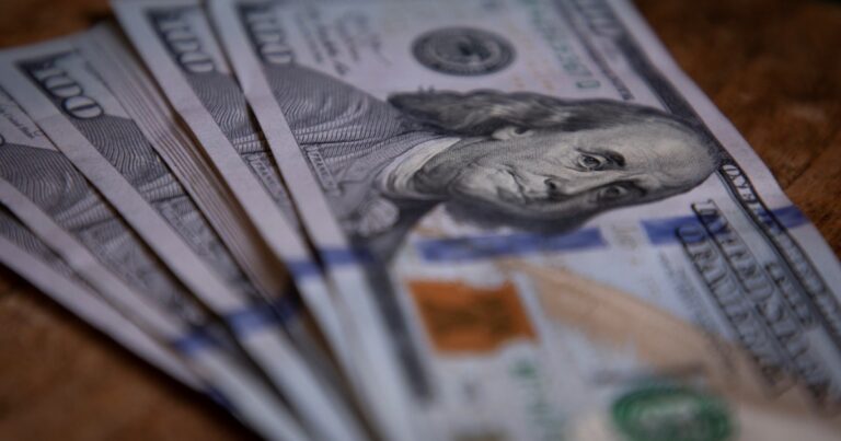 el-dolar-volvio-a-subir-y-el-riesgo-pais-supero-los-640-puntos