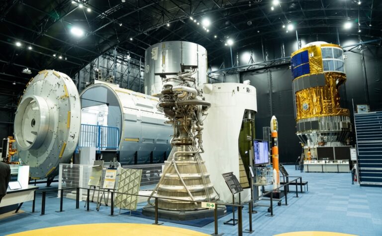 Hito espacial: Paraguay puso en órbita el GuaraníSat-2, su primer satélite diseñado y ensamblado en el país